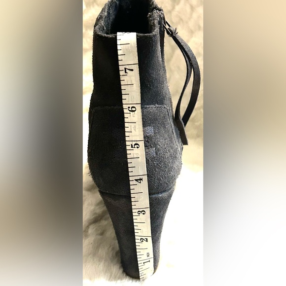 TOMS Gray Desert Wedge Suede zipper ankle boots women’s size 7. - Picture 11 of 12